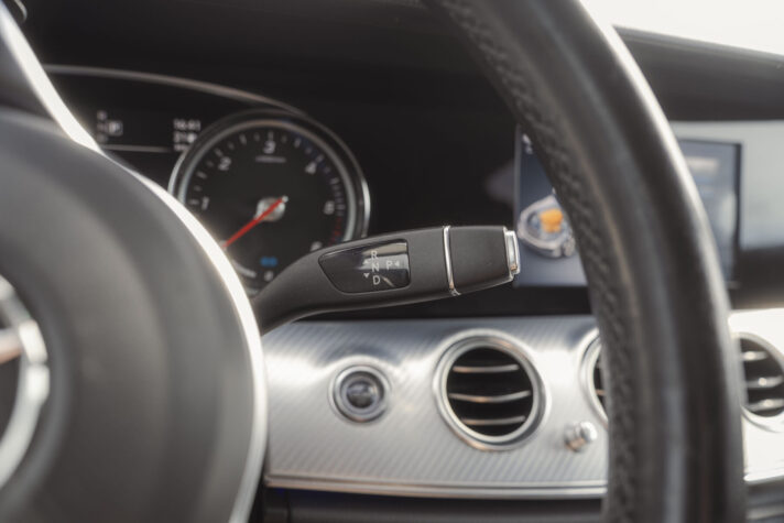 MERCEDES BENZ E300 DE