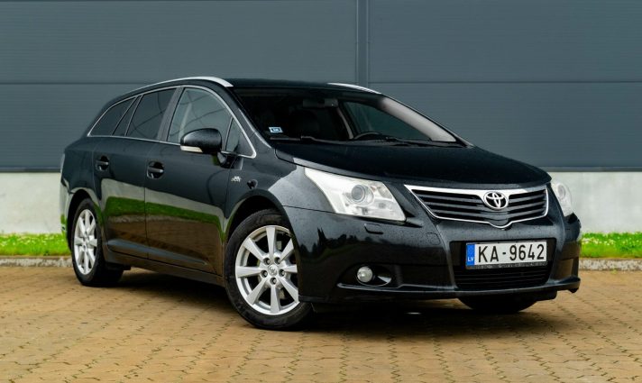 TOYOTA AVENSIS