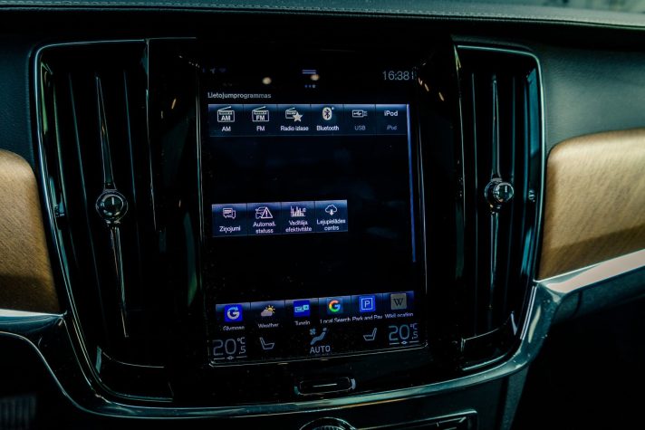 VOLVO V90