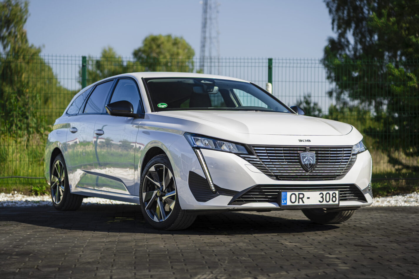 PEUGEOT 308