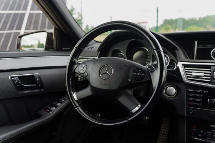MERCEDES BENZ E350
