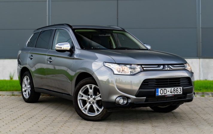MITSUBISHI OUTLANDER