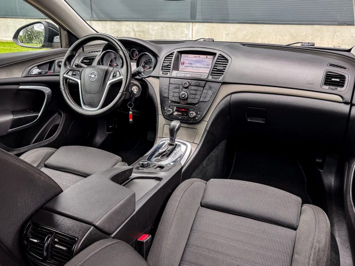 OPEL INSIGNIA SPORTS TOURER