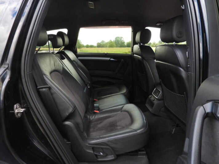 AUDI Q7 S-LINE