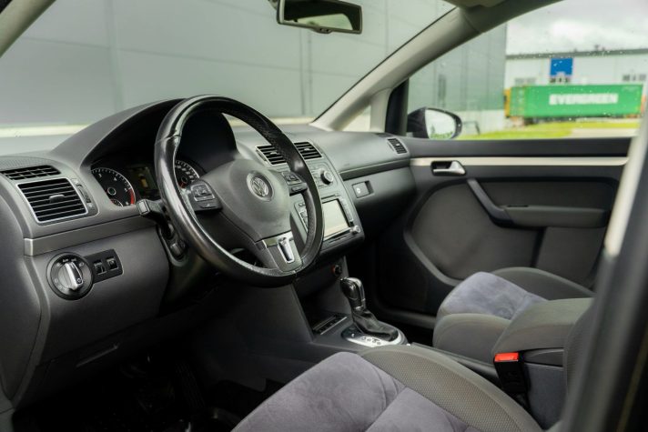 VW TOURAN