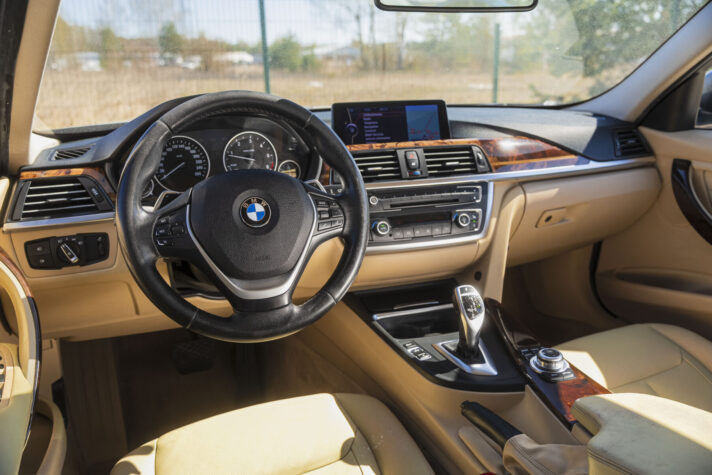 BMW 320