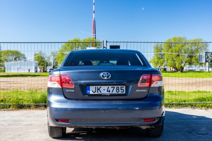 TOYOTA AVENSIS