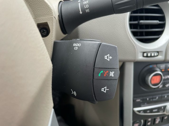 RENAULT KOLEEOS AR MAZU ORIGINALU PIERADAMU NOBRAUKUMU