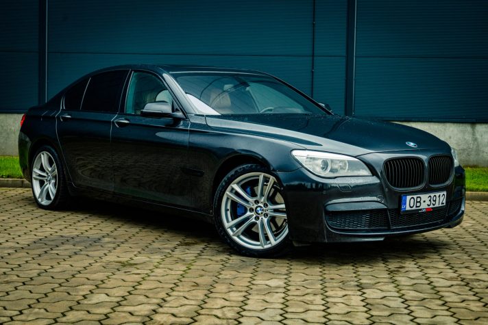 BMW 730