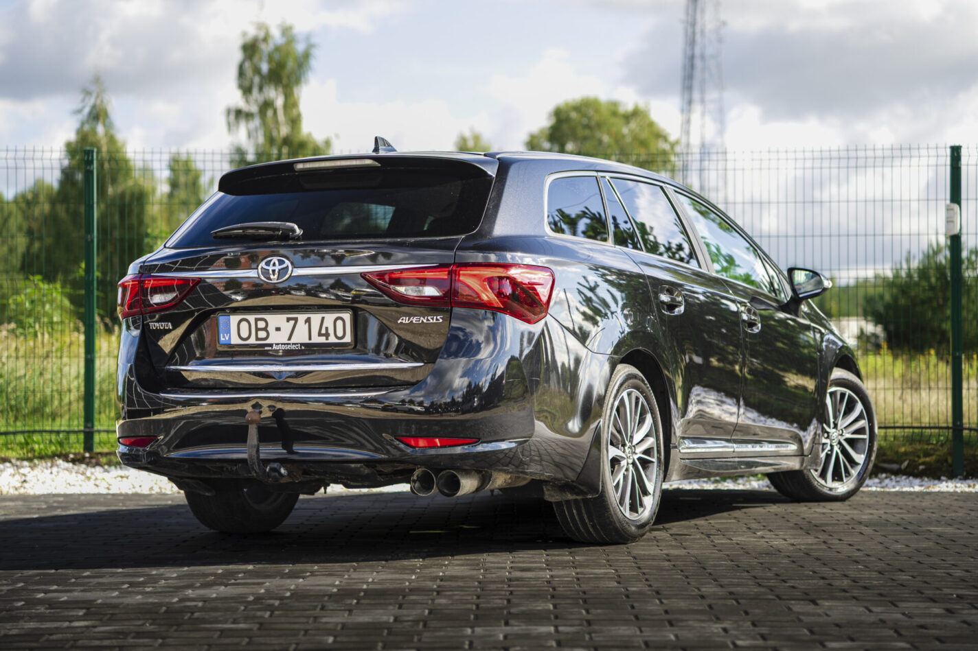 TOYOTA AVENSIS
