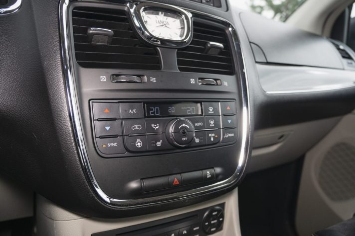LANCIA VOYAGER