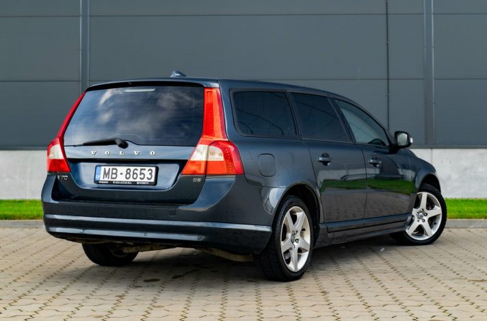 VOLVO V70
