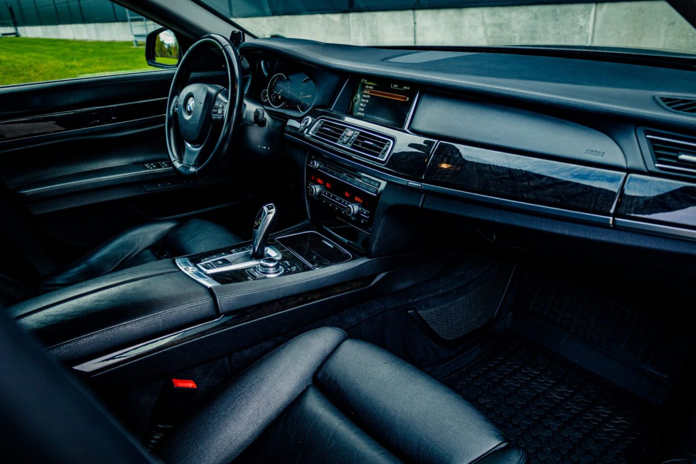 BMW 730