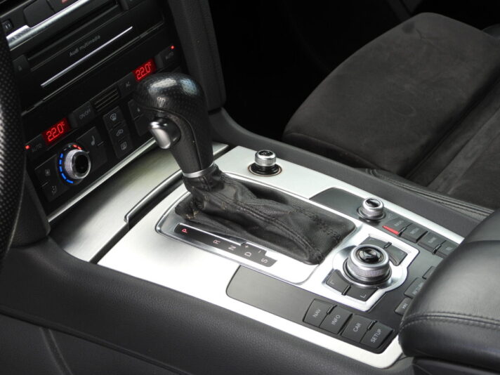 AUDI Q7 S-LINE