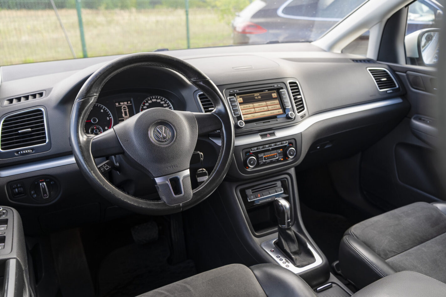VW SHARAN
