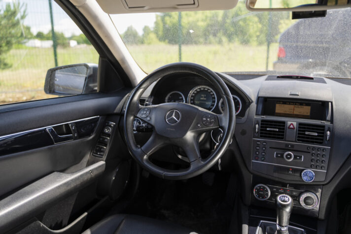MERCEDES BENZ C200