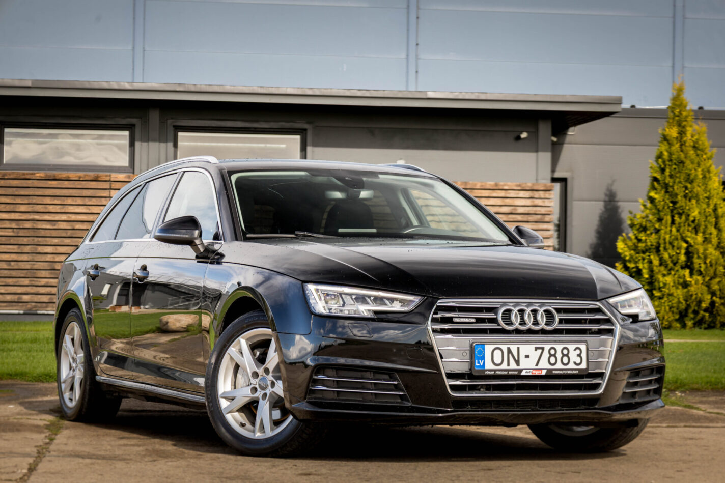 AUDI A4 AVANT