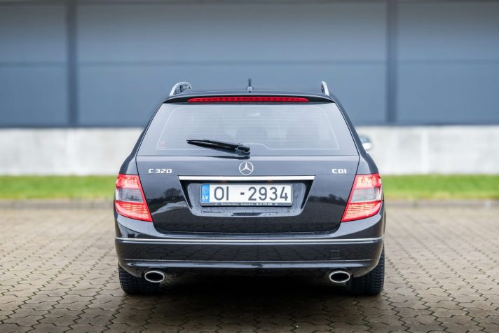 MERCEDES BENZ C320