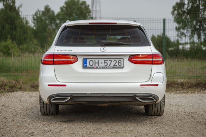 MERCEDES BENZ E300 DE