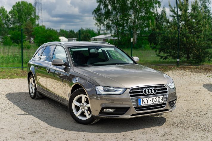 AUDI A4 AVANT