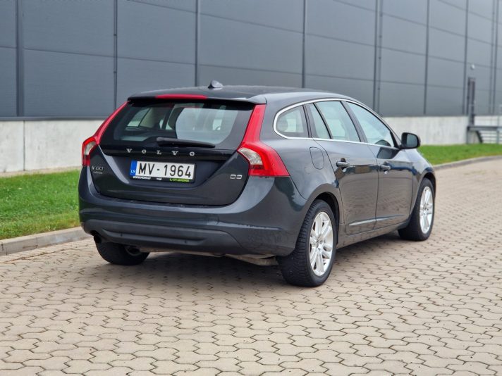 Volvo V60, 3D 120kW. Teicama tehniskā un vizuālā stāvoklī.