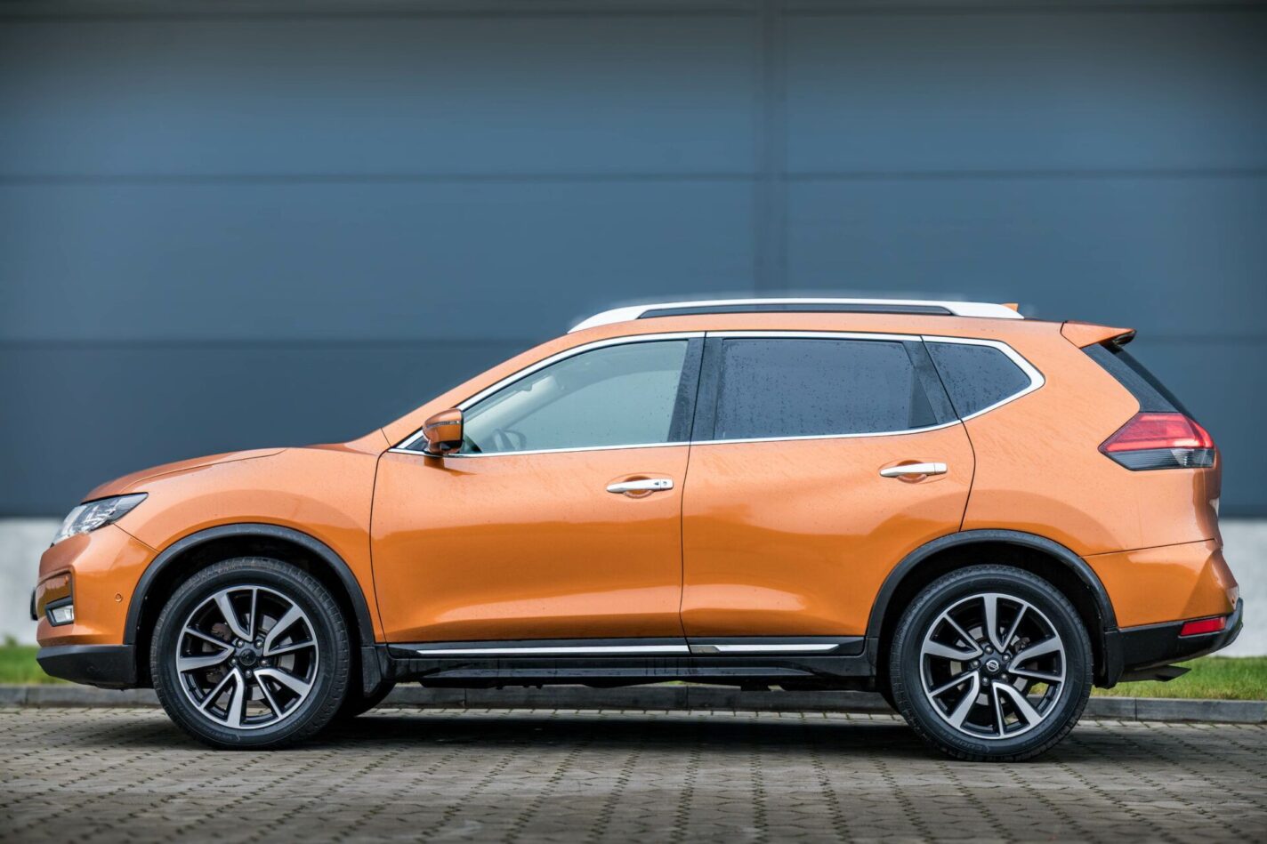 NISSAN X TRAIL