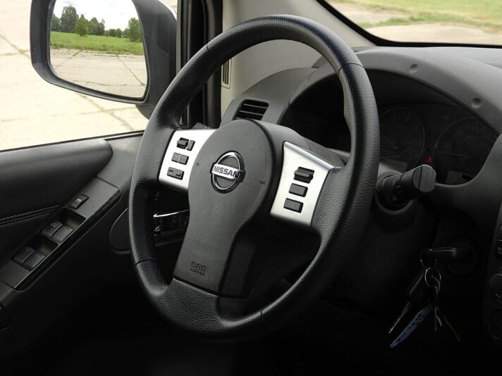 NISSAN NAVARA