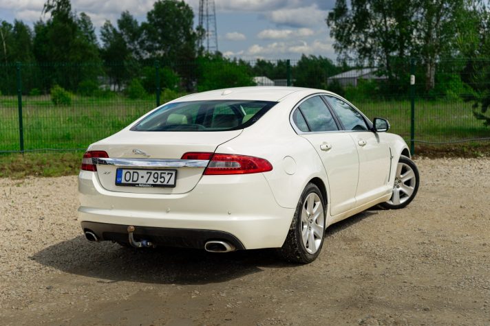 JAGUAR XF