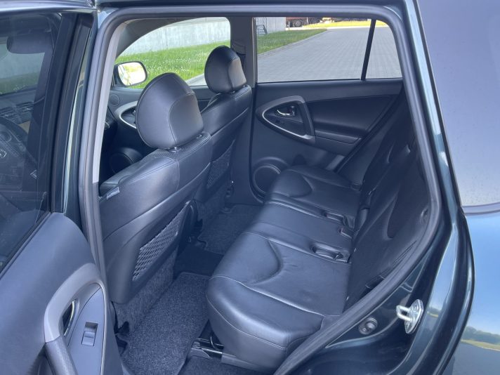 No Vācijas ,Toyota RAV-4 2.2 Dīzelis 2007 gada  4x4