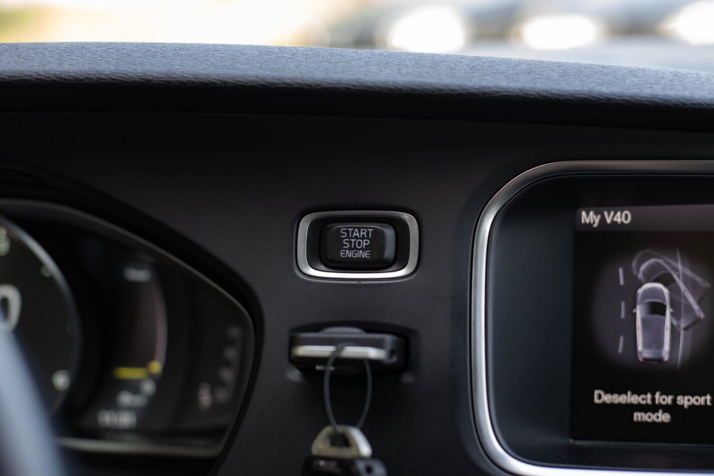 VOLVO V40