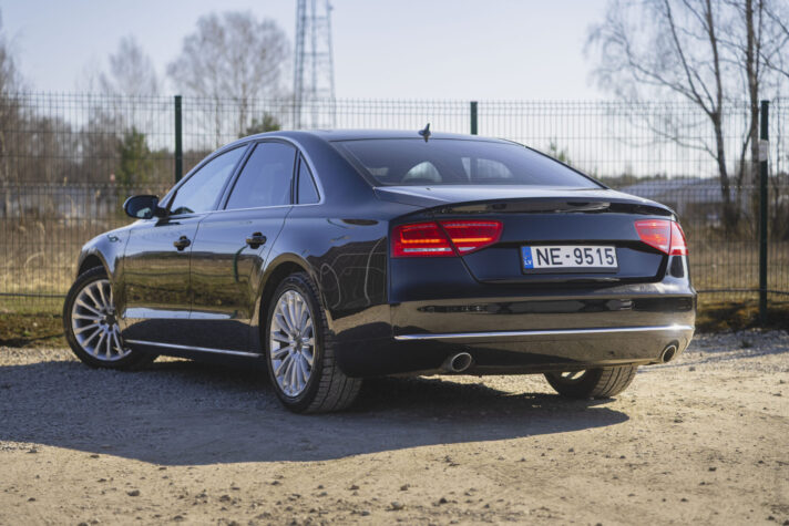 AUDI A8 QUATTRO