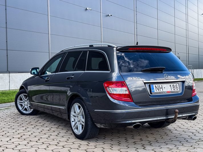 MERCEDES BENZ C320