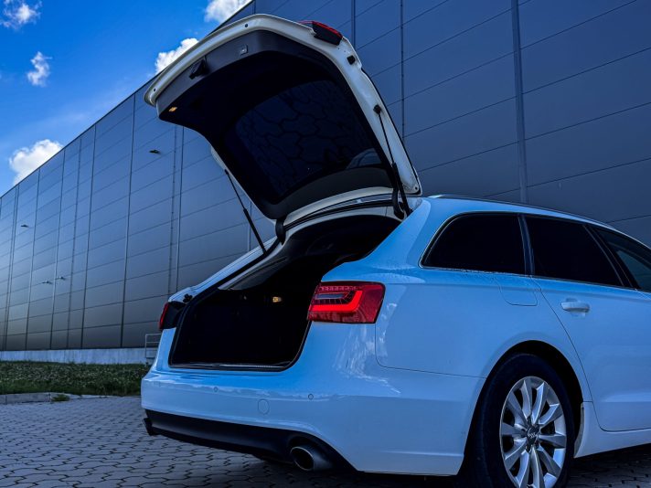 AUDI A6 AVANT