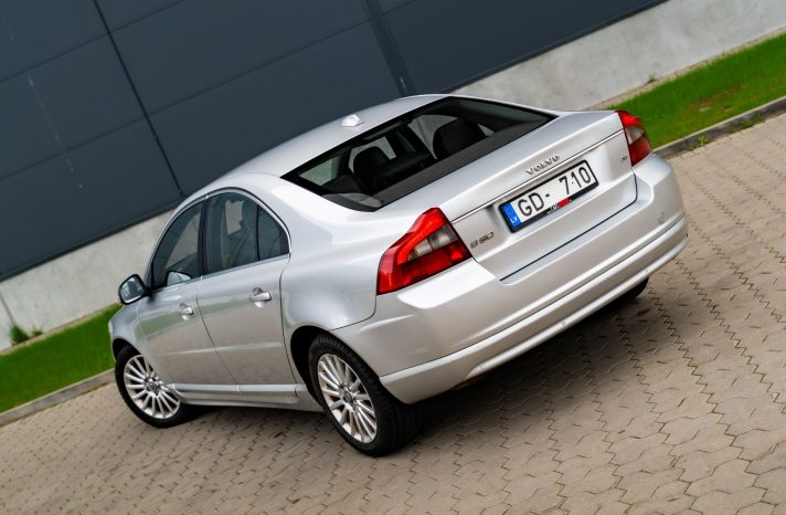 VOLVO S80