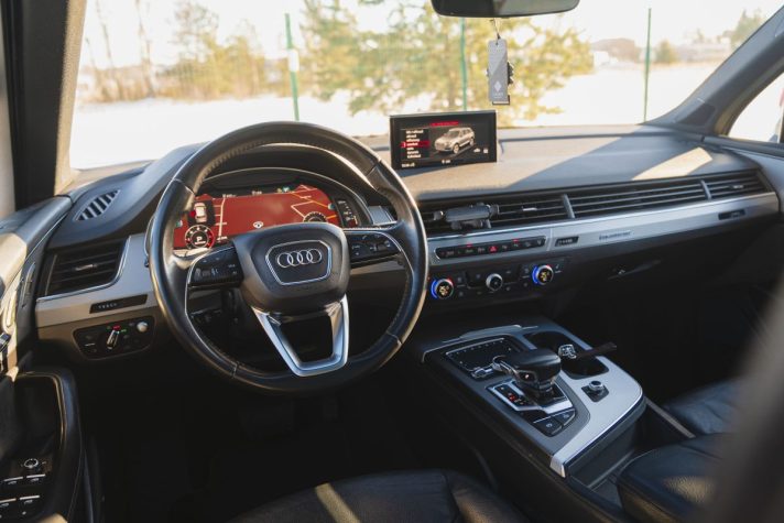 AUDI Q7 S-LINE