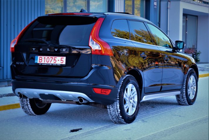 VOLVO XC60 2.4 158KW  SUMMUM AVD AUTOMĀTS