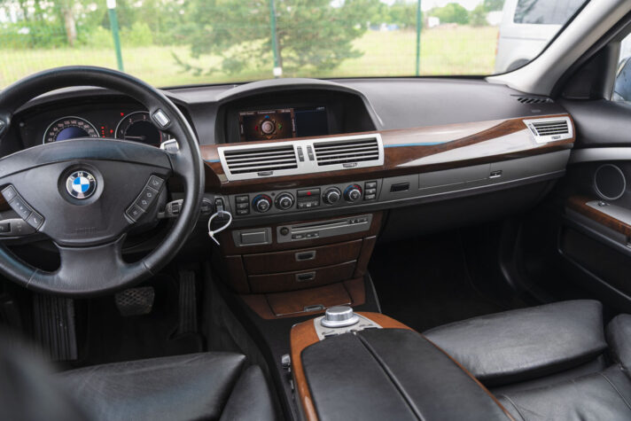 BMW 730