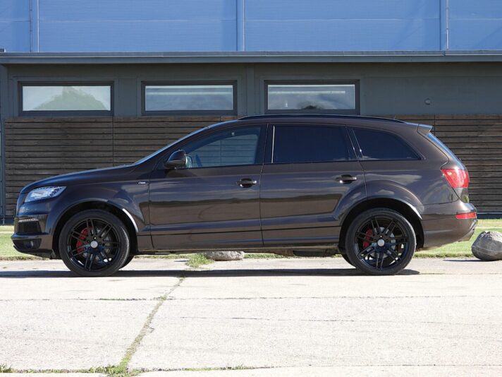 AUDI Q7 S-line