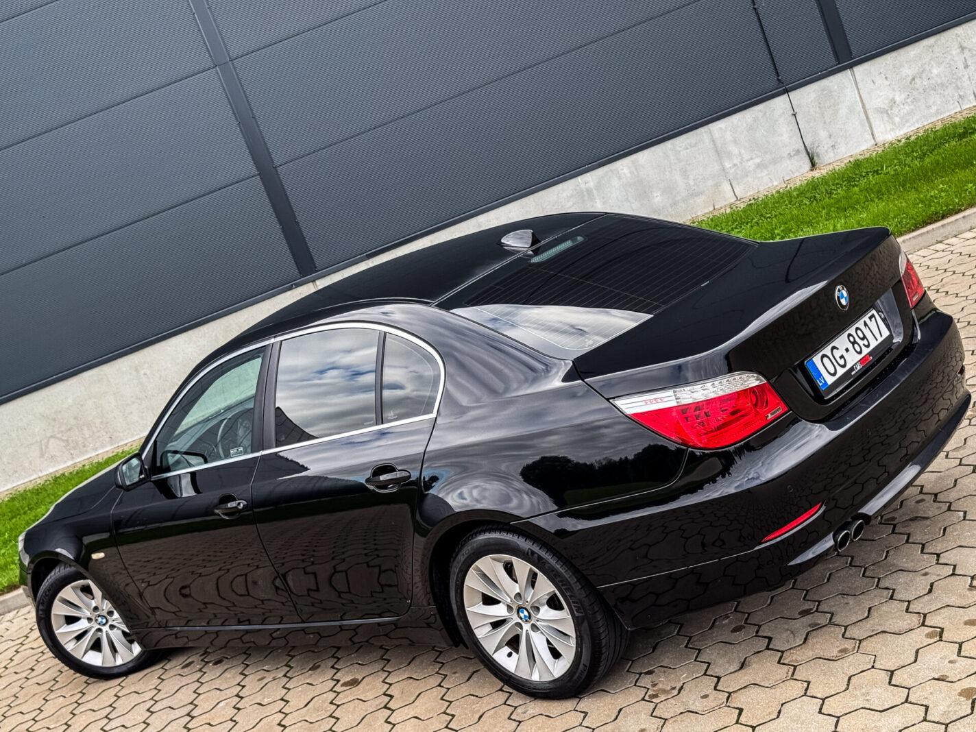 BMW 525