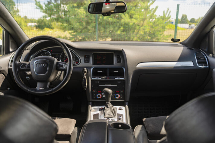 AUDI Q7 S-LINE