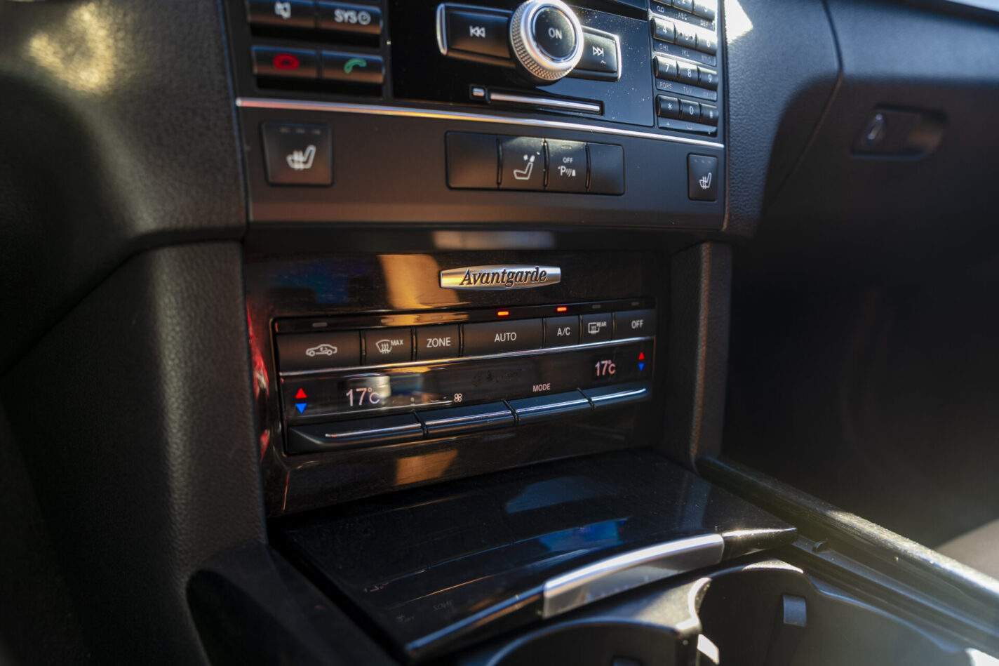 MERCEDES BENZ E300