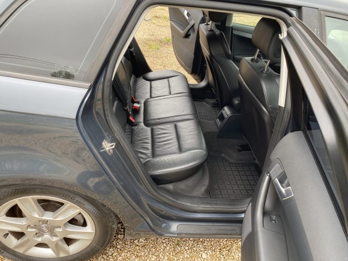 AUDI A4 1.9