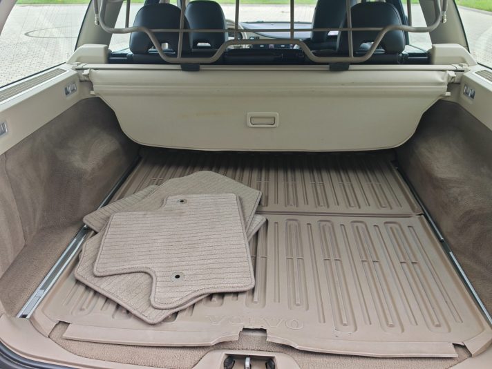 VOLVO XC70, 2,4D5 AWD. 6-KPP.