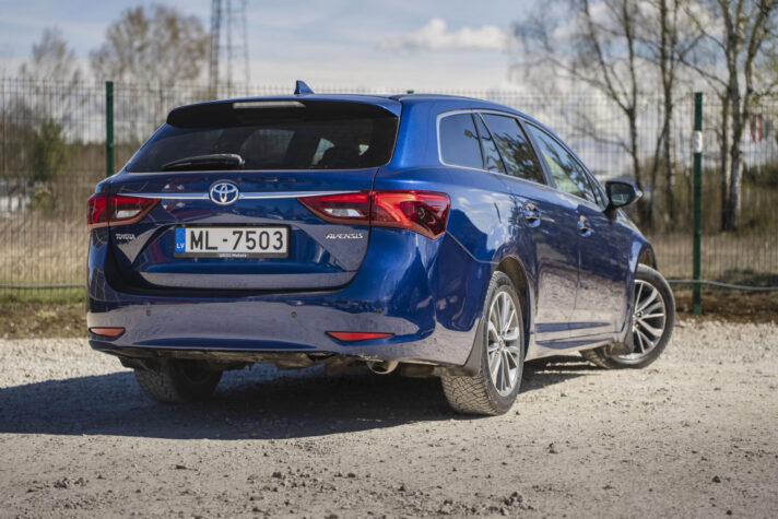 TOYOTA AVENSIS
