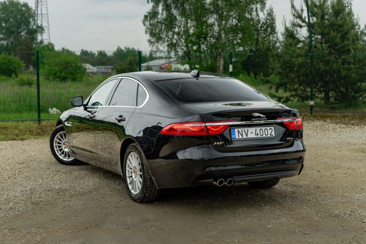 JAGUAR XF