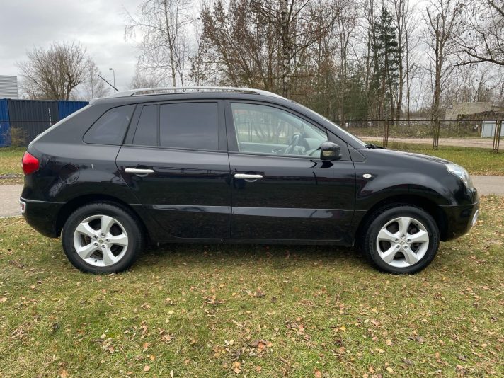 RENAULT KOLEEOS AR MAZU ORIGINALU PIERADAMU NOBRAUKUMU