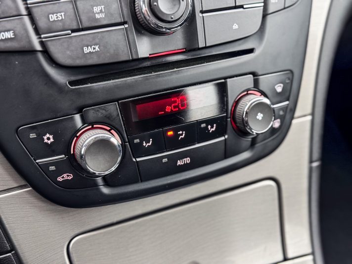 OPEL INSIGNIA SPORTS TOURER