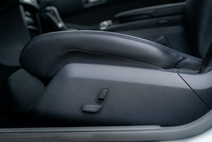 MERCEDES BENZ E220