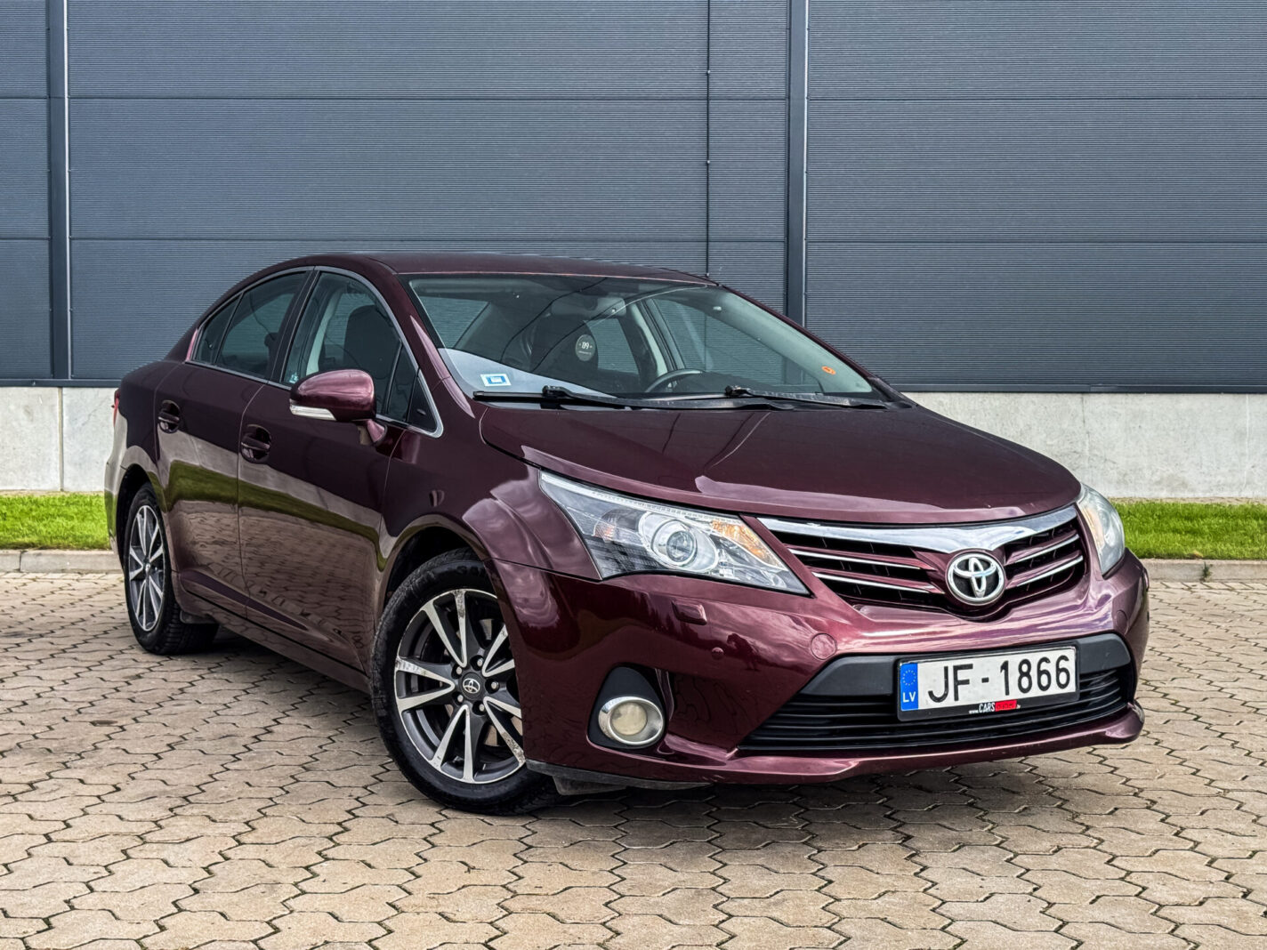 TOYOTA AVENSIS