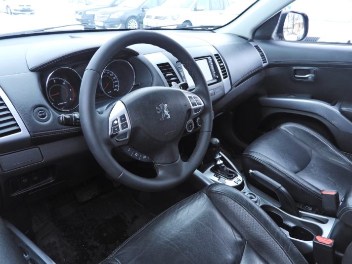 PEUGEOT 4007